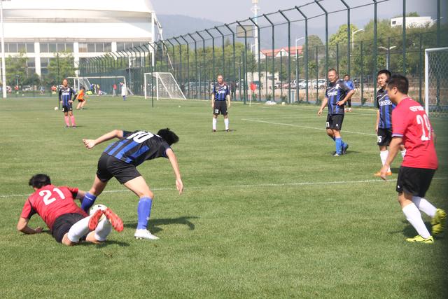 西超杯-亚马尔破门姆巴佩建功 巴萨5-2皇马夺冠