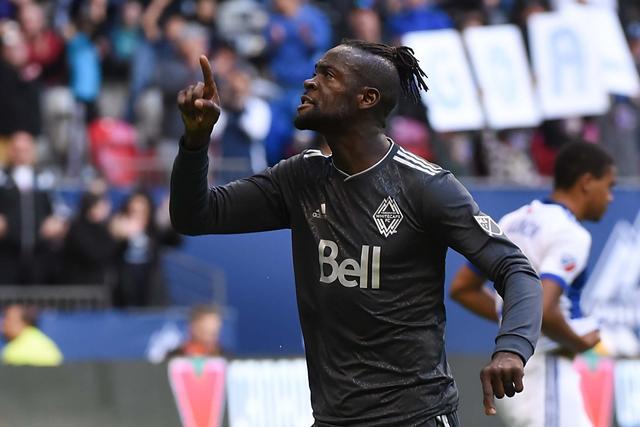 阿劳霍抵达巴萨总部即将续约 新合同2031年到期